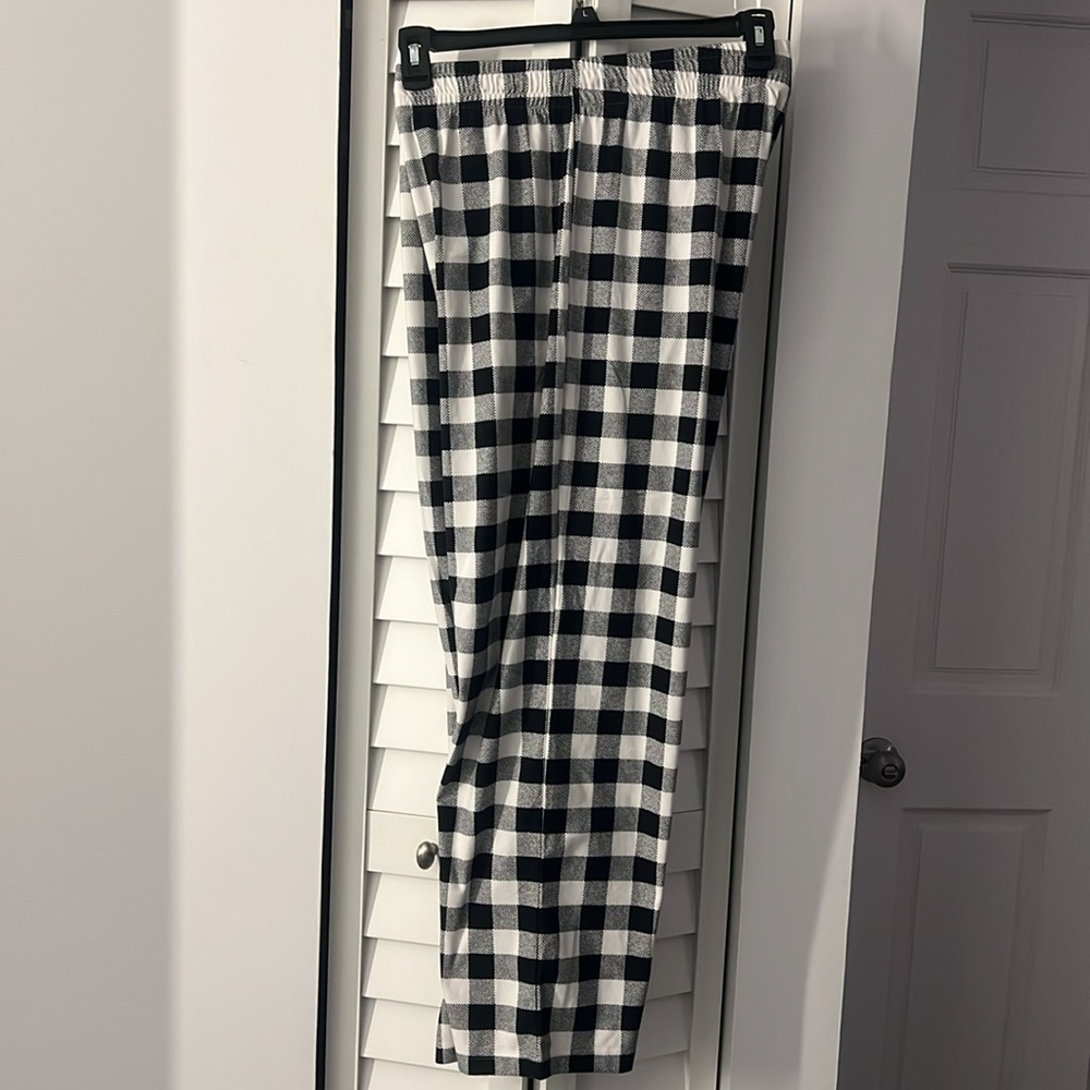 Calvin Klein Women’s Gray Black and White Checkered Pajama Pants
